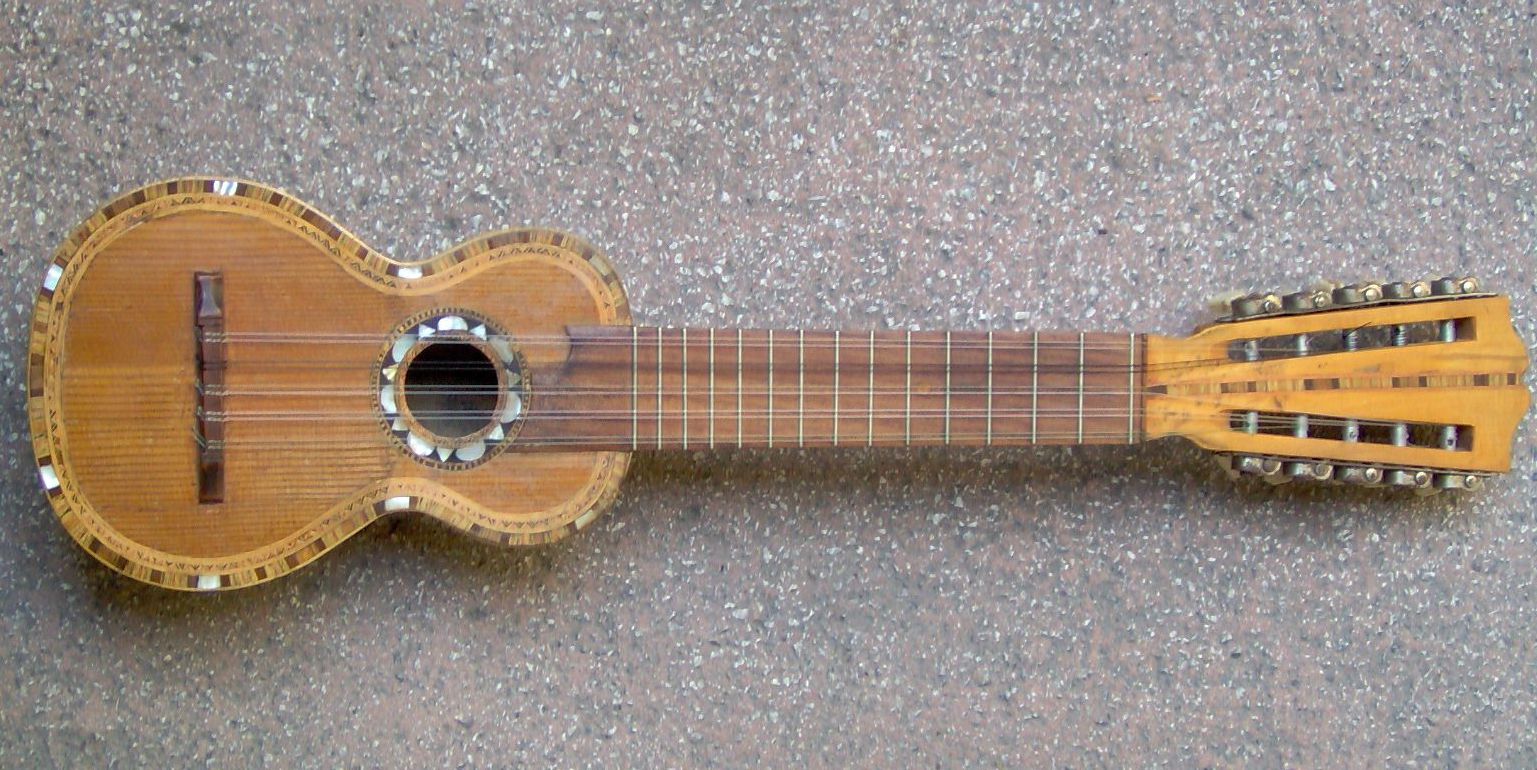 Charango: o pequeno instrumento que carrega um mundo inteiro de história